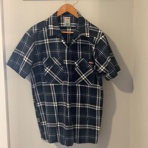 Dickies short sleeve work shirt. Size large.